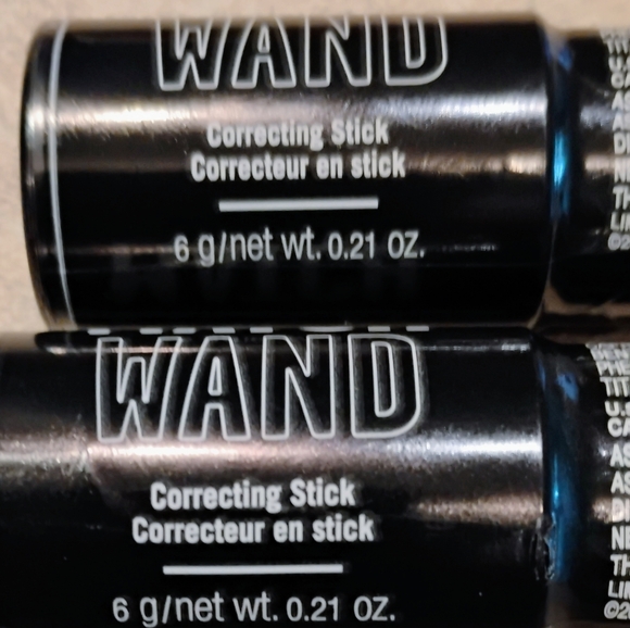 💲5.00 AVON WAND 2 Brand New Sealed Correcting Stick - Picture 1 of 4